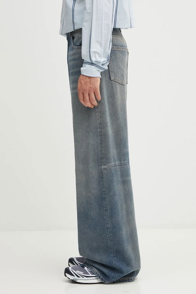 Wide-Leg Jeans