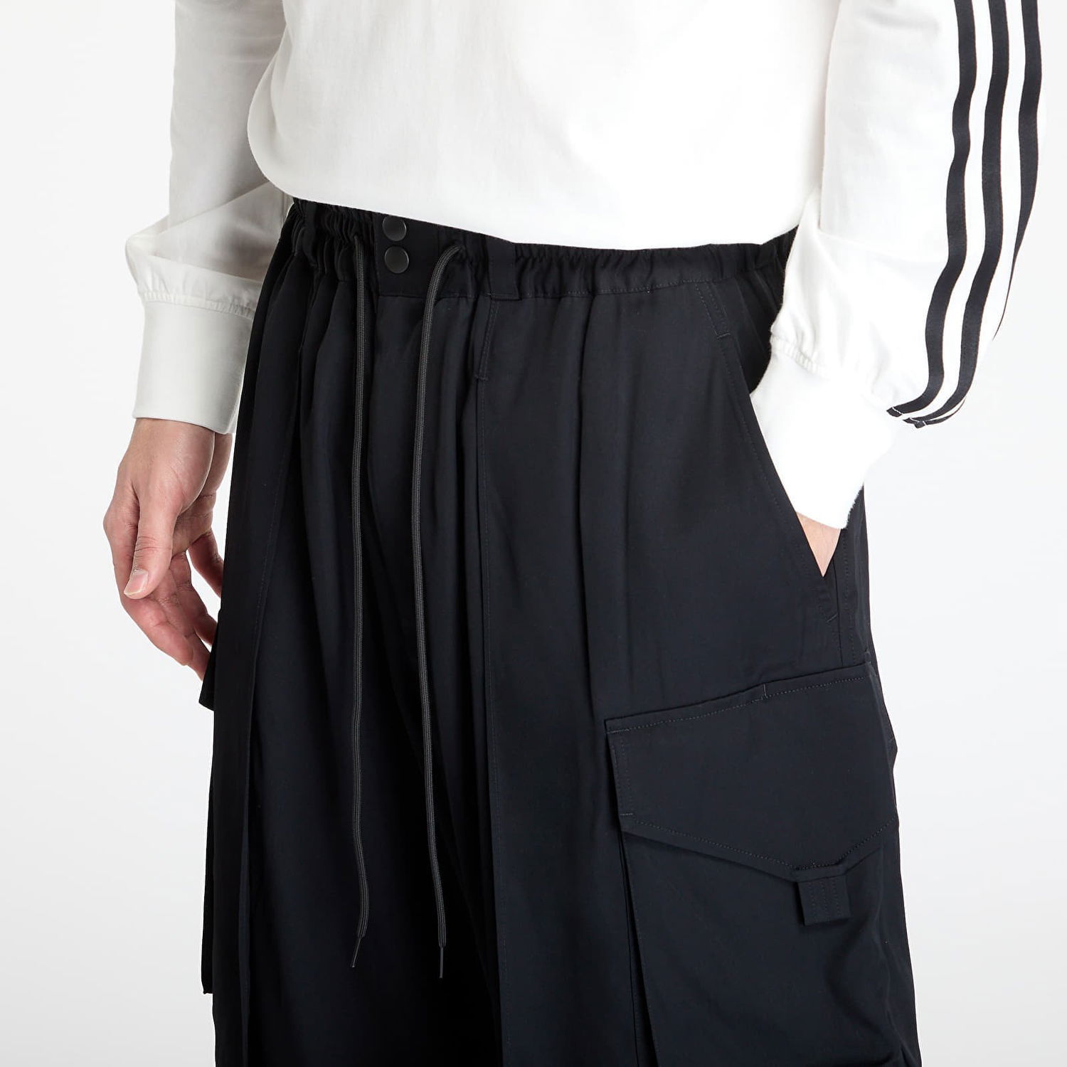 Къси панталони Y-3 Y-3 Rayon Twill Cargo Shorts Черно | JD1482, 1