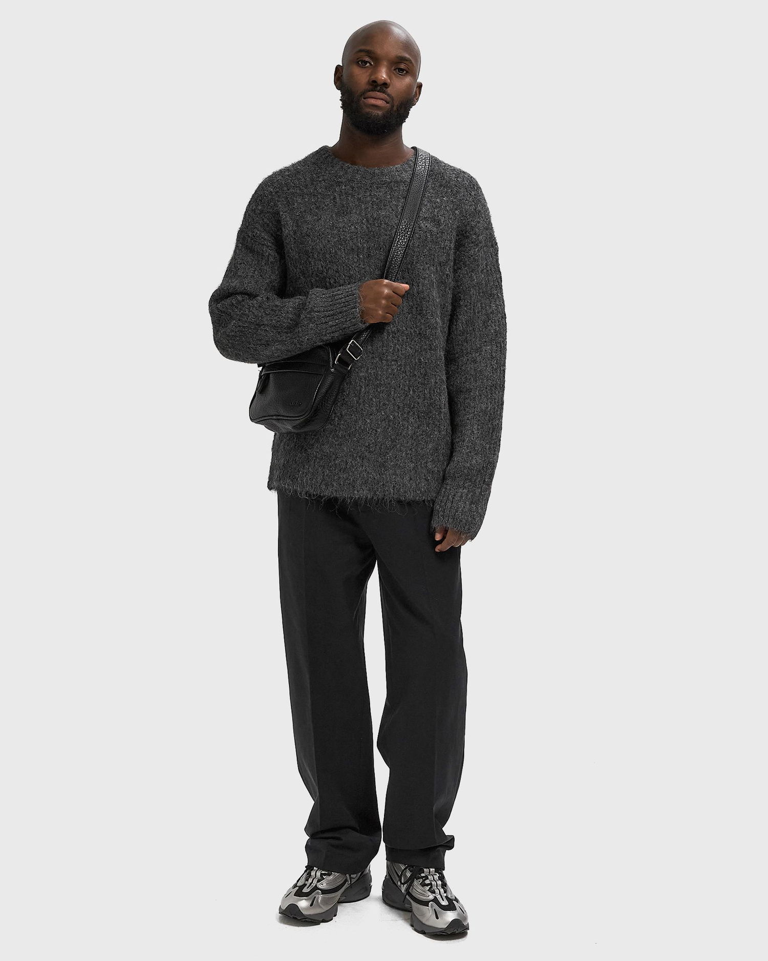 Пуловер ØLÅF Fuzzy Knit Crewneck Sweater Сиво | M220708-CHARCOAL, 1