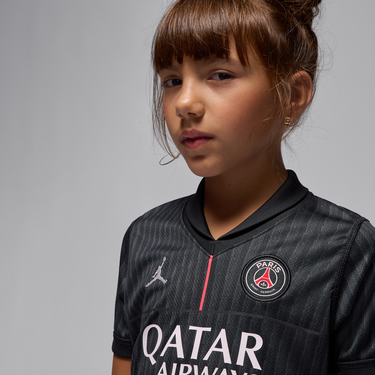 Комплект Jordan Paris Saint-Germain 2025/26 Stadium Fourth Younger Kids' Jordan Football Replica 3-Piece Kit Червено | HQ4206-045, 3