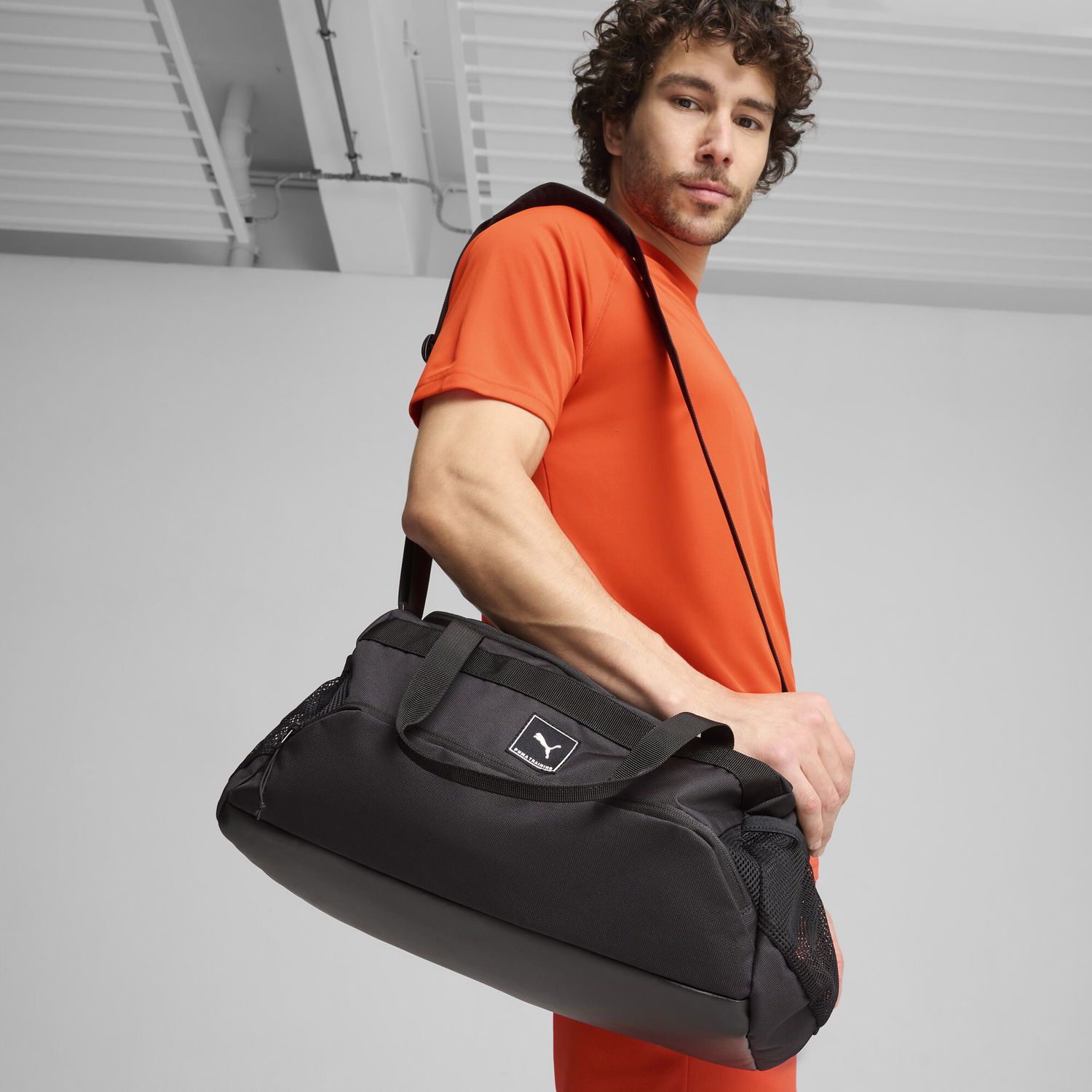Чанта за пътуване Puma Small Training Duffel Bag 19L Черно | 090919_01, 1