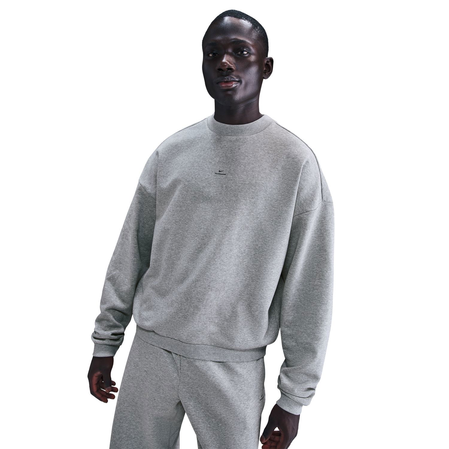 Суитчър Nike Standard Issue Therma-FIT Basketball Crewneck Сиво | IM5901-063, 1
