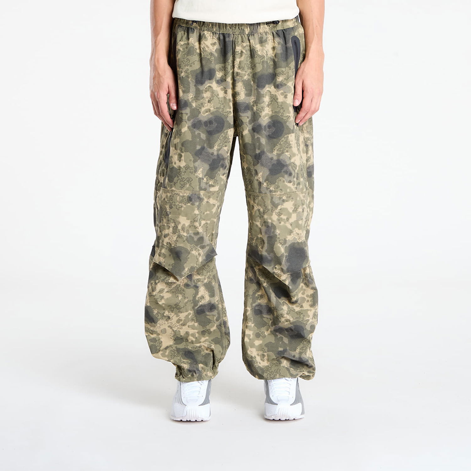 Панталони Nike Tech Dri-FIT Woven Camo Loose-Fit Pants Зелено | HV0972-210, 0