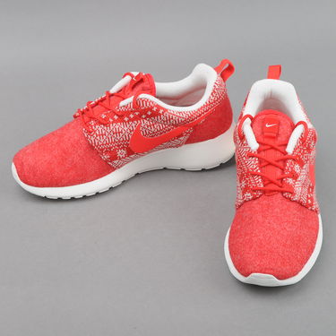 Кецове и обувки Nike WMNS Roshe One Winter Червено | 685286-661, 2