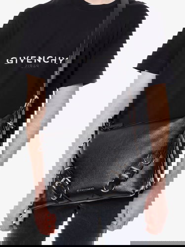 Дамска чанта Givenchy Givenchy Voryou Hobo Bag Черно | BK50CWK1Y1001, 1