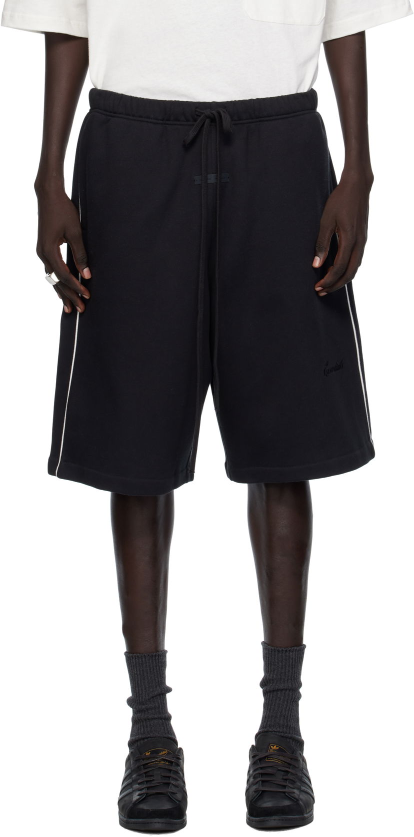 Къси панталони Fear of God Fear of God ESSENTIALS Basketball Jersey Side-Stripe Shorts Черно | 160SP254550F