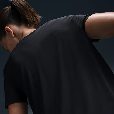 Тениска Nike Dri-FIT One Swoosh Short Sleeve Running T-Shirt Черно | HJ2204-010, 3