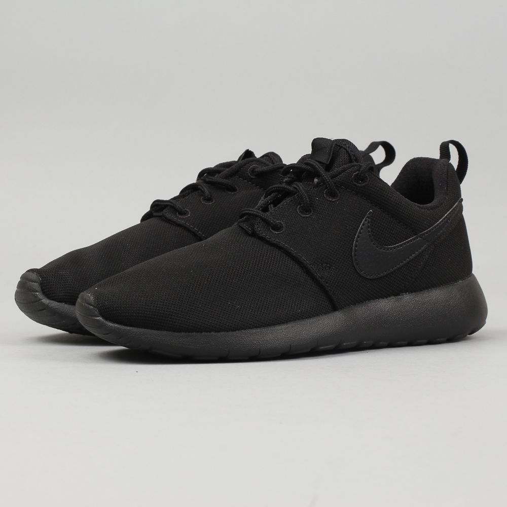 Кецове и обувки Nike Roshe One GS Черно | 599728-031, 0