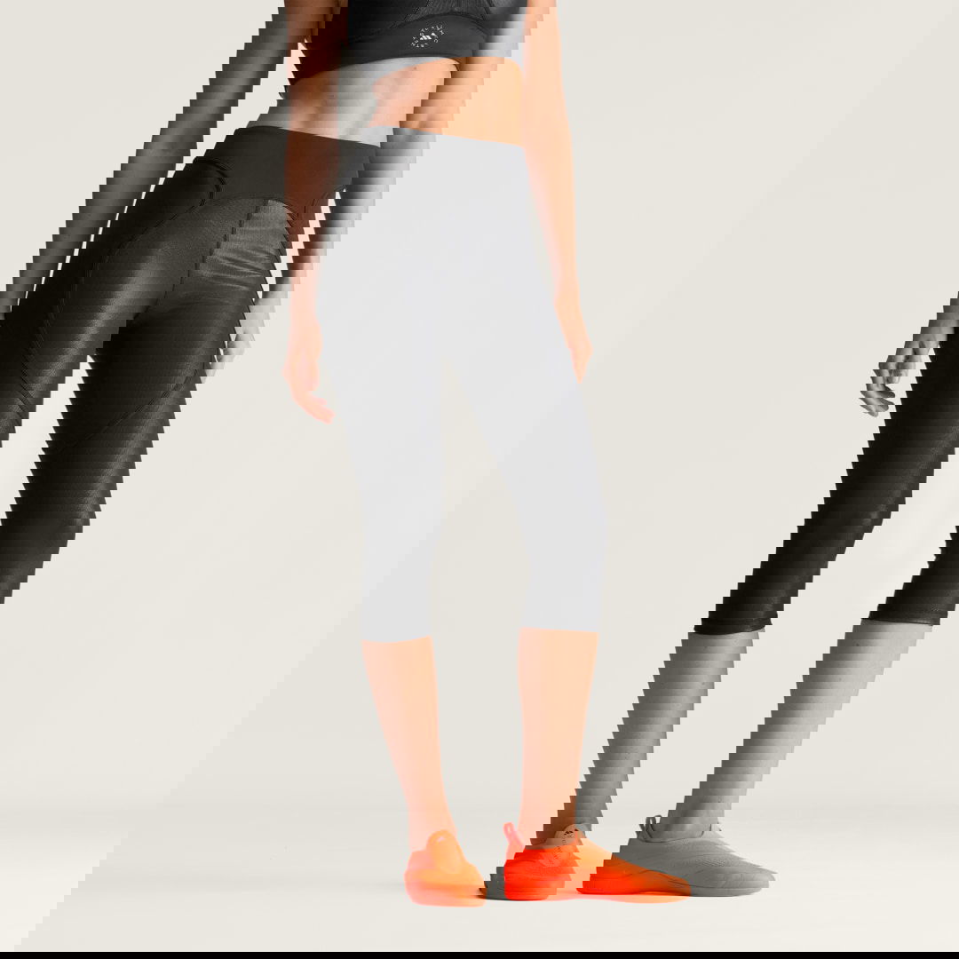 Клинове adidas Performance adidas by Stella McCartney Micro Dot Capri Training Leggings Черно | JM8462, 0