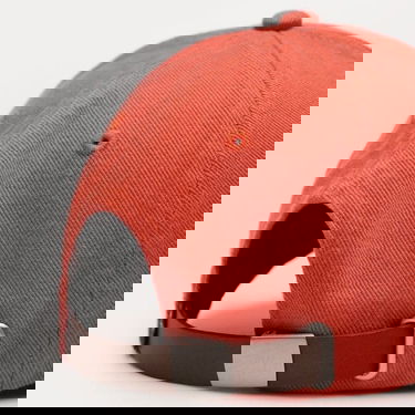 Шапка с козирка Levi's Essential Cap Оранжево
 | D75890006, 4