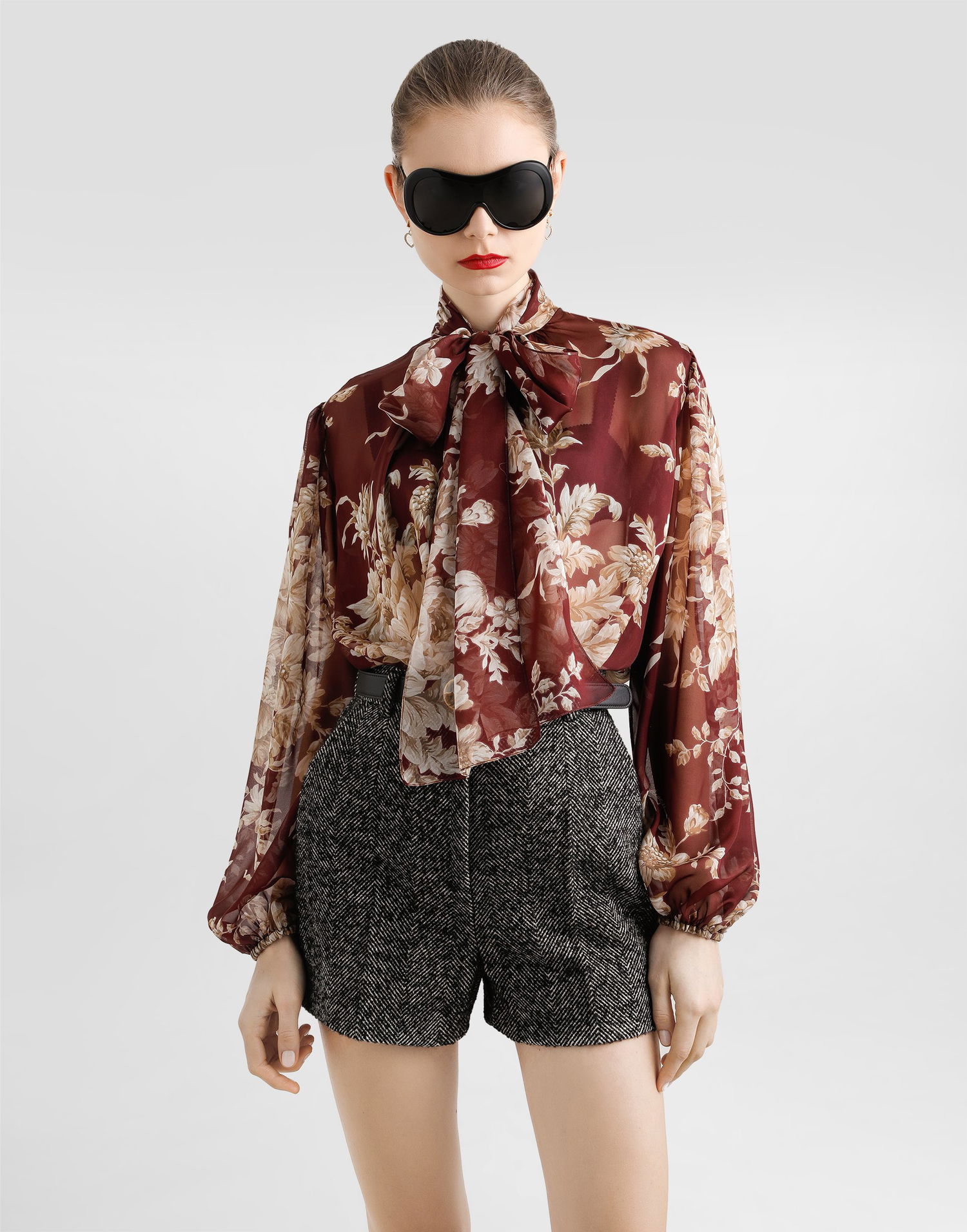 Риза Dolce & Gabbana Dolce & Gabbana Rose-Print Chiffon Tie-Neck Blouse Бургунди | F5R62TIS1ZOHR4OX, 1