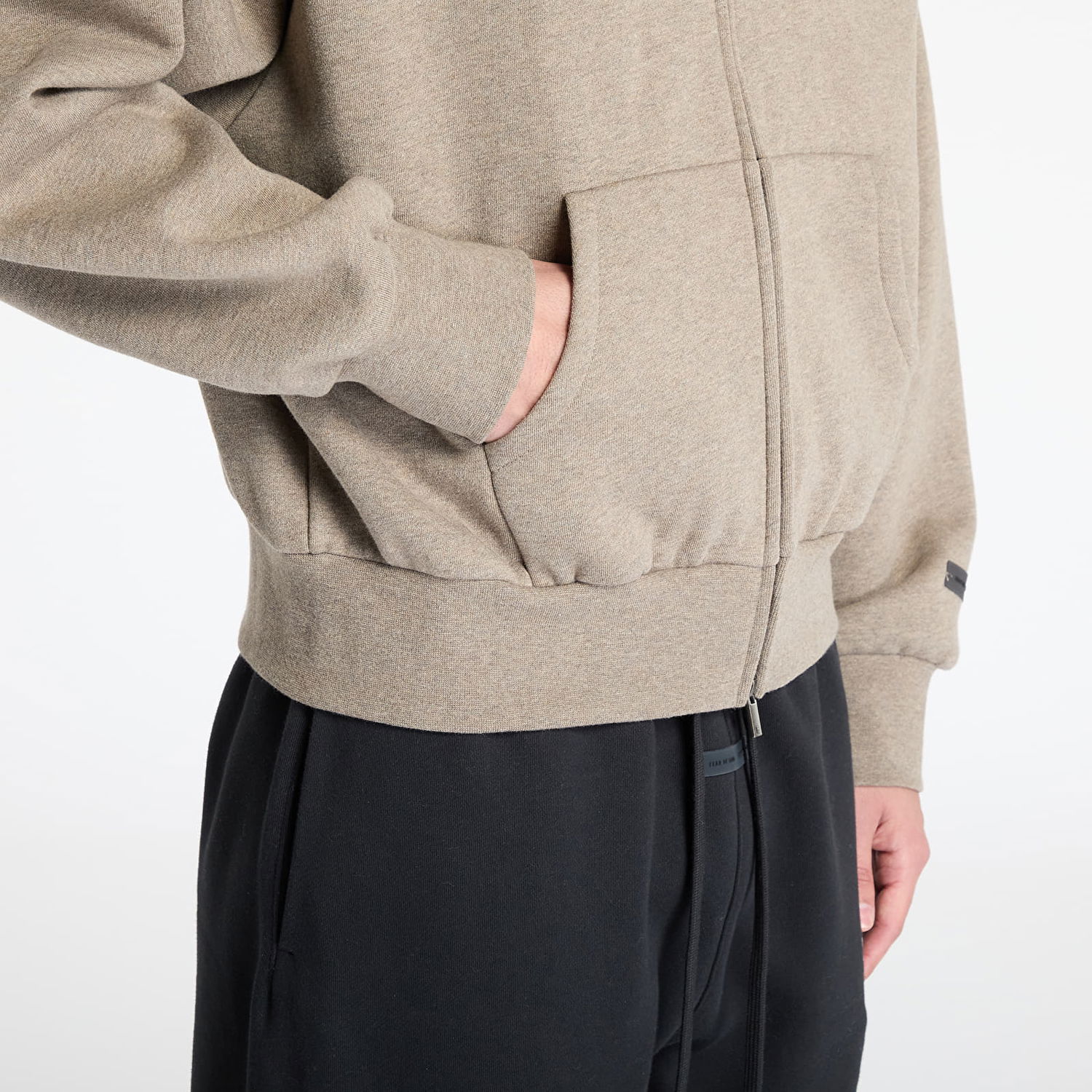 Суитчър Fear of God Fear of God Essentials Classic Fit Fleece Zip Up Hoodie Бежово | 192AS254781F-985, 1