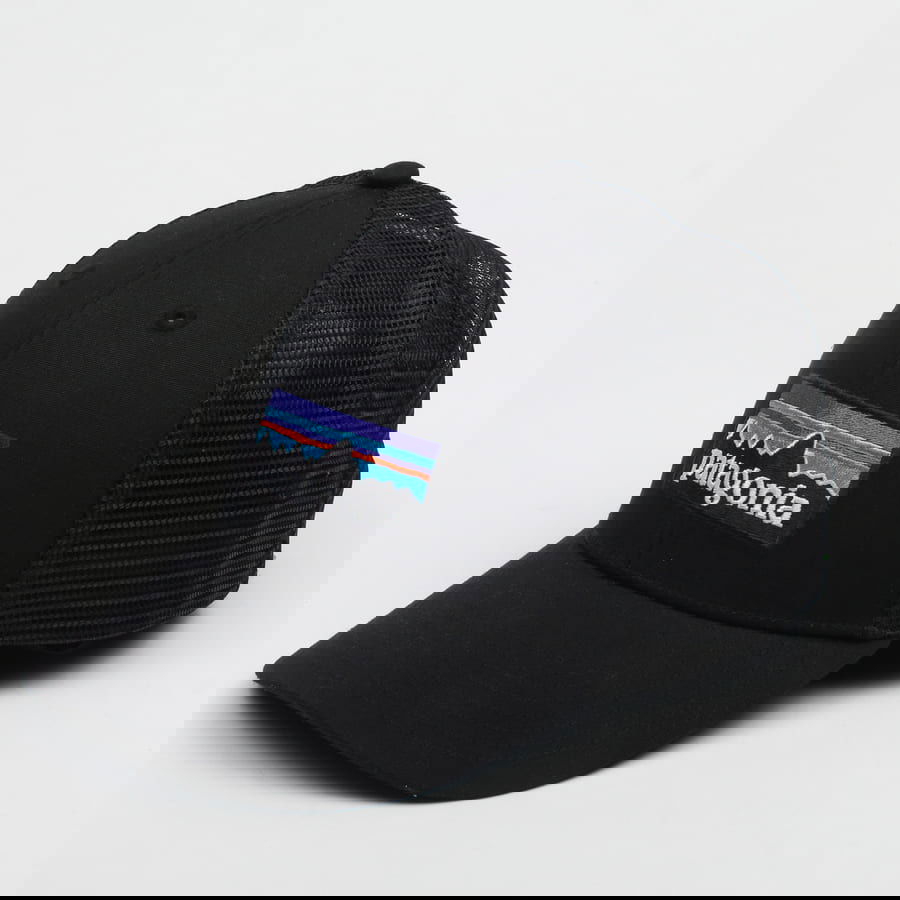Шапка с козирка Patagonia P6 Logo LoPro Trucker Hat Черно | 38283 BLK, 0