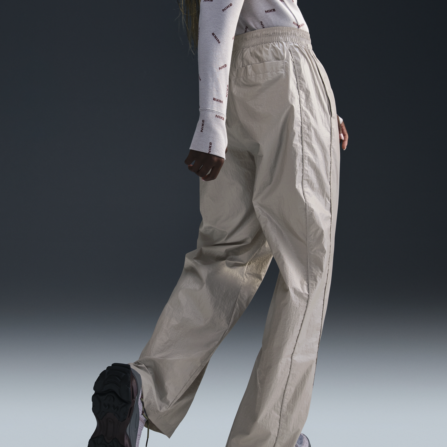 Панталони Nike Woven High Waist Pants Сиво | HM9764-014, 1