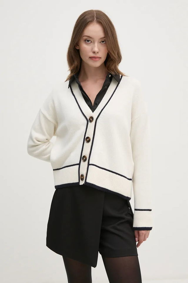 Cardigan With Buttons