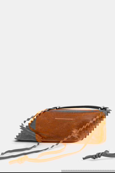 Чанта през рамо Maison Margiela MM6 Maison Margiela Leather Shoulder Bag Кафяво | SB5ZH0022.P7187.T2222, 2