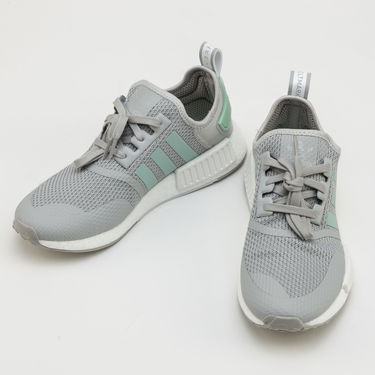 Кецове и обувки adidas Originals NMD_R1 Сиво | FV9152, 2