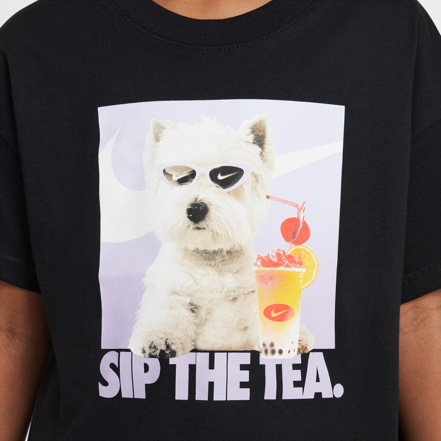 Тениска Nike Nike Sportswear Sip The Tea Graphic T-Shirt Черно | HQ2337-010, 1
