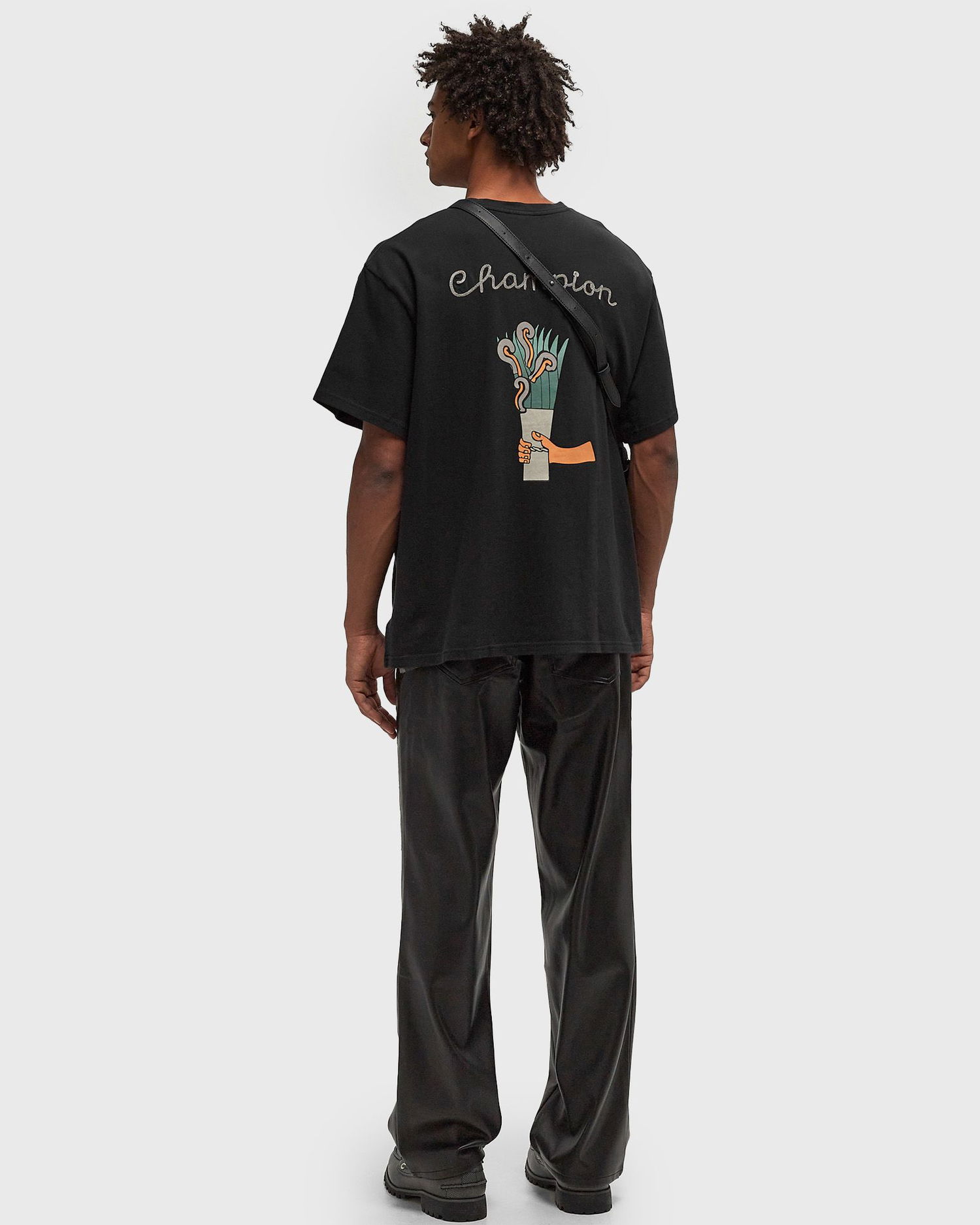 Тениска Champion Graphic Pocket T-Shirt Черно | GP205099-XAQDG, 1