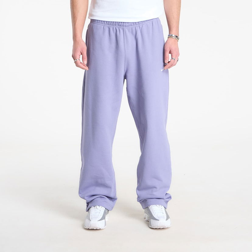 Спортни панталони Nike Solo Swoosh Fleece Open-Hem Sweatpants Лилаво | HV1090-506