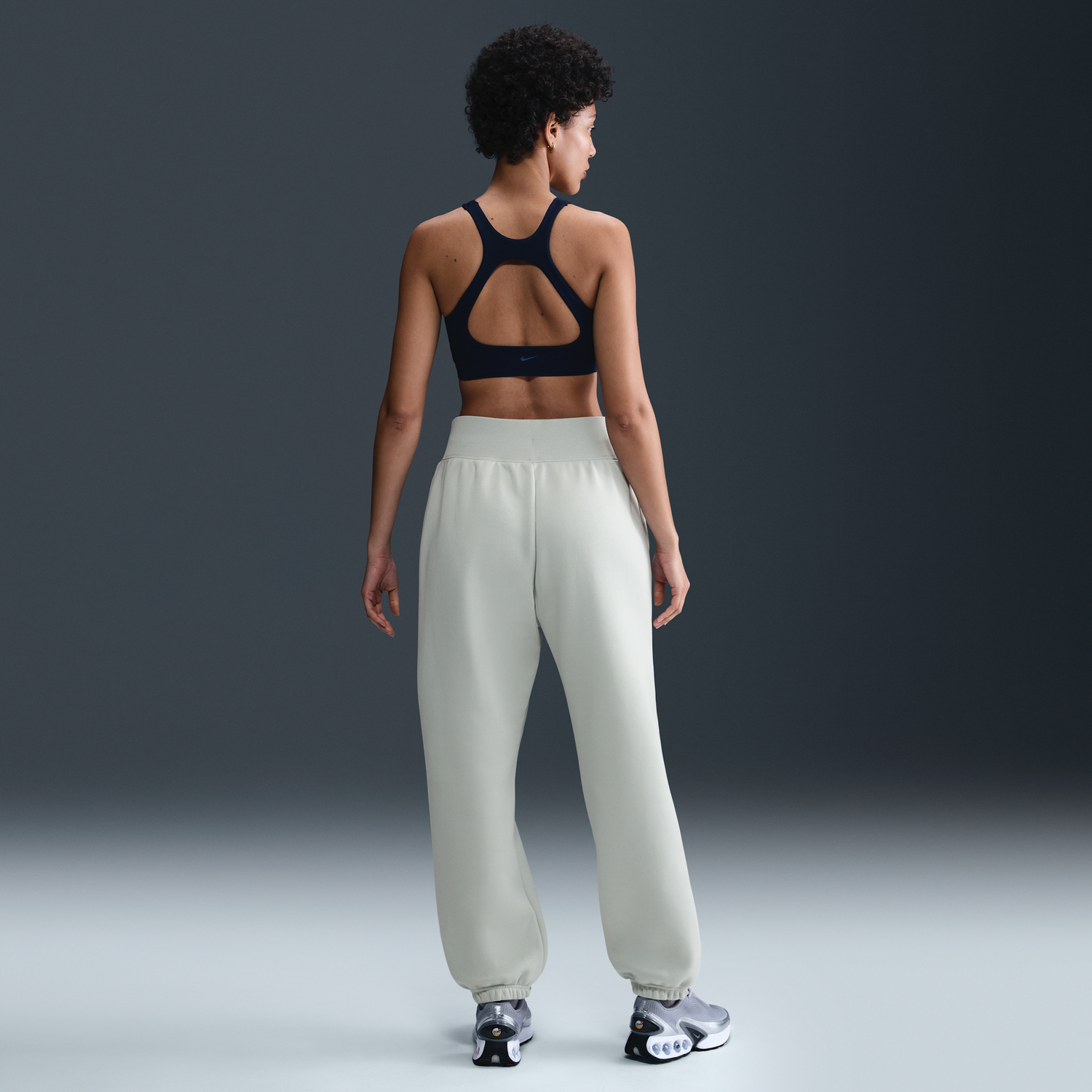 Спортни панталони Nike Inter Milan Phoenix Fleece High-Waisted Loose Fit Pants Бежово | HJ6319-092, 1