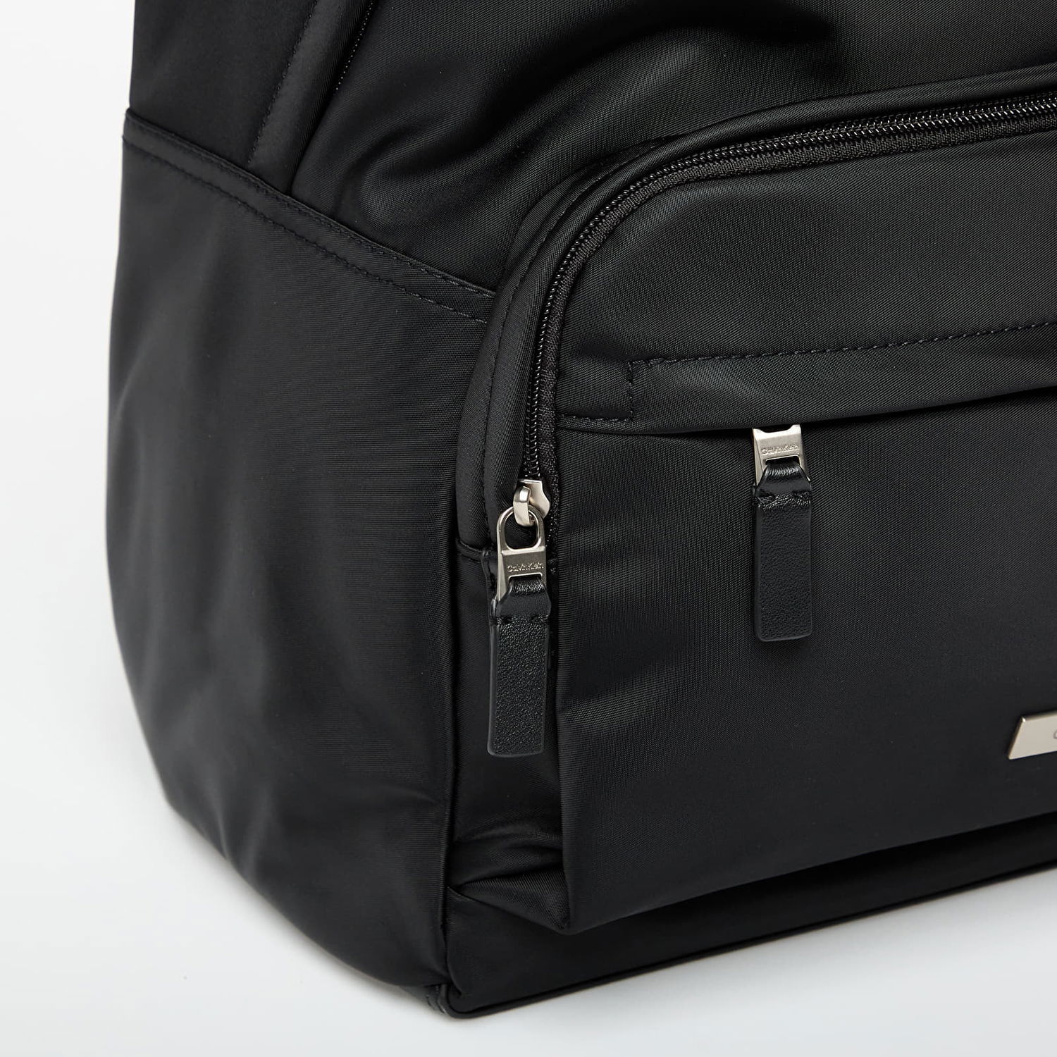 Раница CALVIN KLEIN Calvin Klein Sleek Round Backpack Черно | LV04D3143G UB1, 1