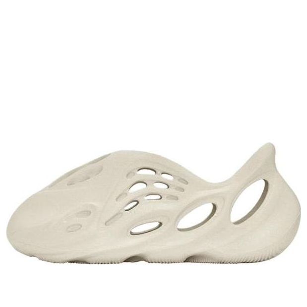 Кецове и обувки adidas Originals Yeezy Foam Runner Бежово | GW7230