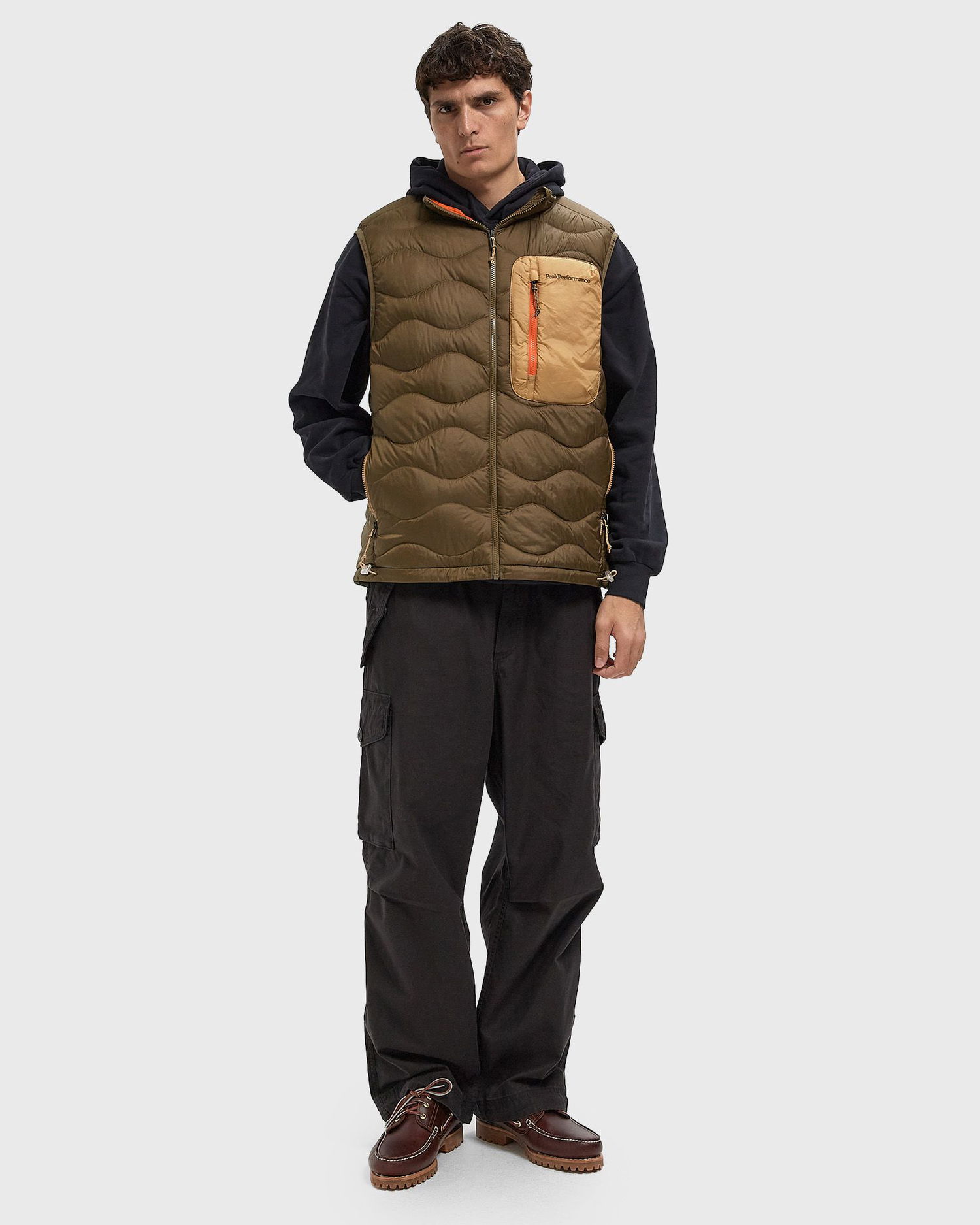 Жилетка Peak Performance HeliuUtility Wavy Down Vest Кафяво | G80344050, 1