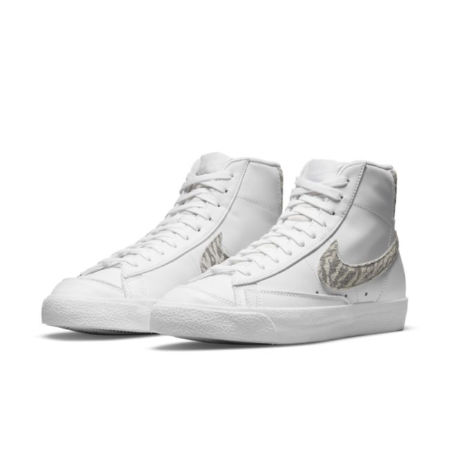Кецове и обувки Nike Blazer Mid '77 SE W Бяло | DH9633-101, 1
