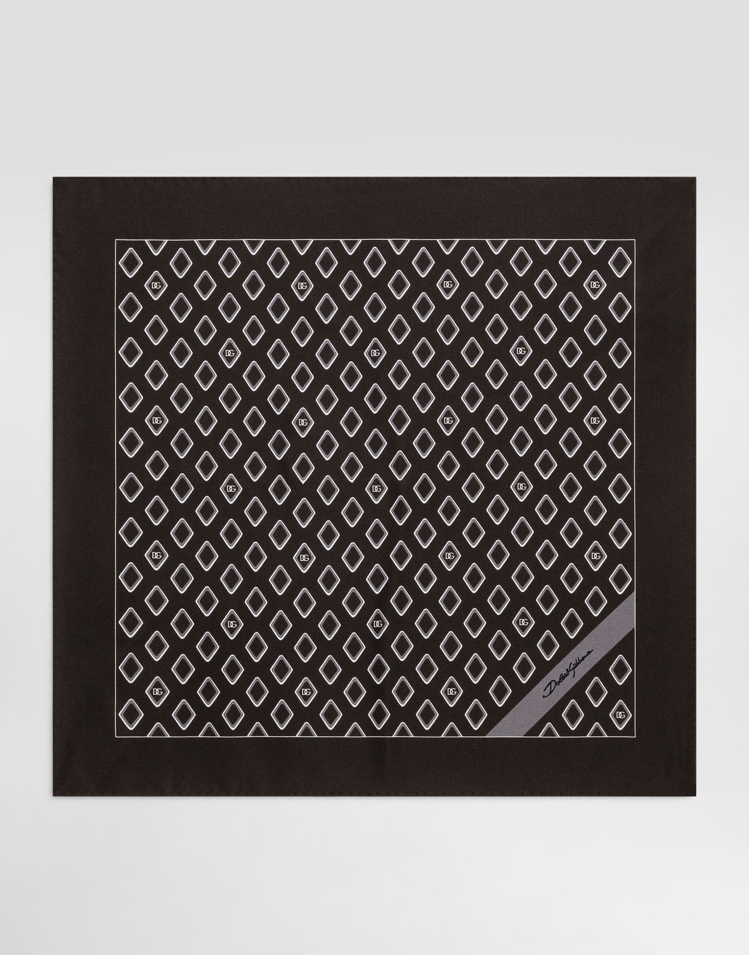 Шал Dolce & Gabbana Dolce & Gabbana Silk Pocket Square with Micro Diamond Print and Logo Черно | GR412EG0WUGM3725, 0