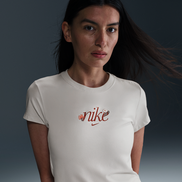Тениска Nike Nike Sportswear Chill Knit Slim Fit Graphic T-Shirt Бяло | HF9722-104, 2