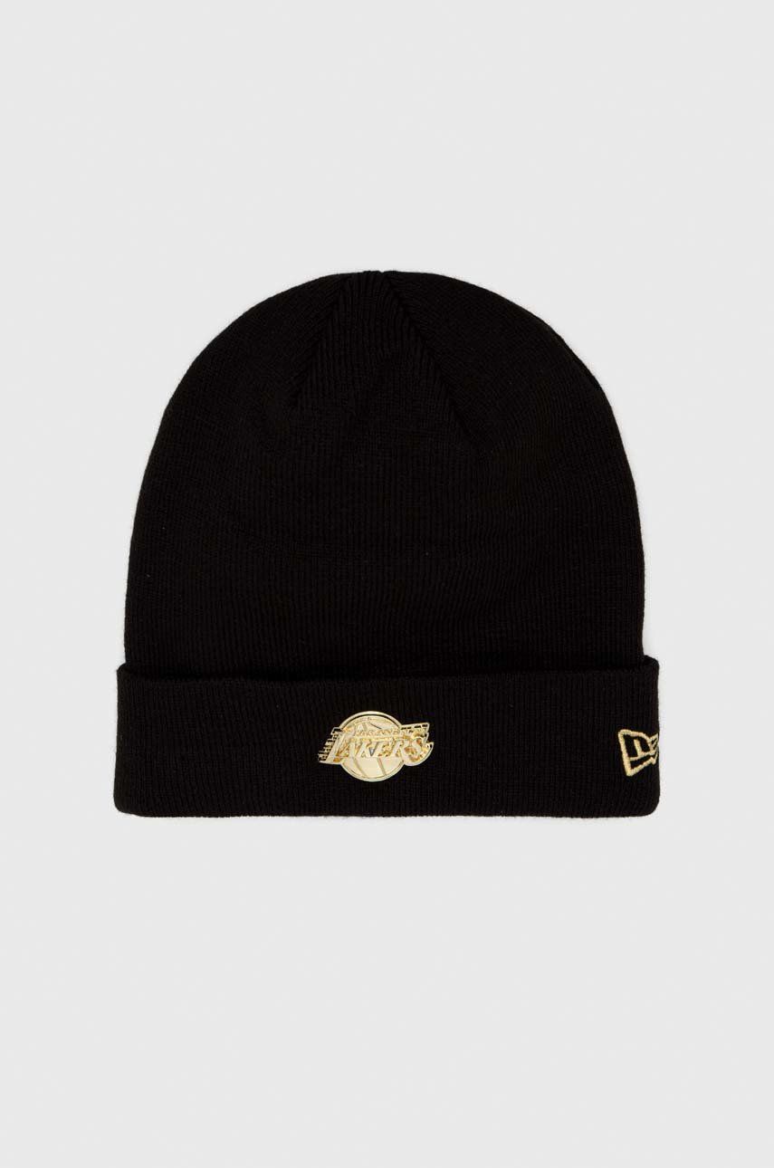 Шапка New Era LA Lakers NBA Metallic Badge Cuffed Beanie Черно | 60284982, 0