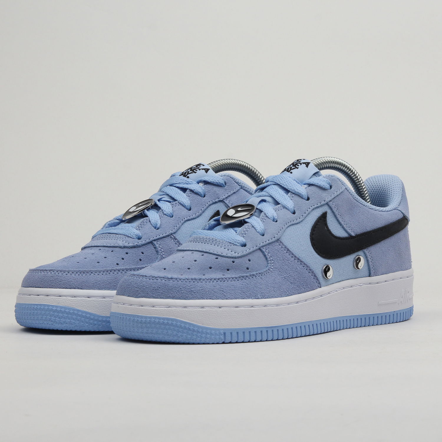 Кецове и обувки Nike Air Force 1 Low ''Have A Nike Day - Aluminum'' GS Синьо | BQ8273-400, 1