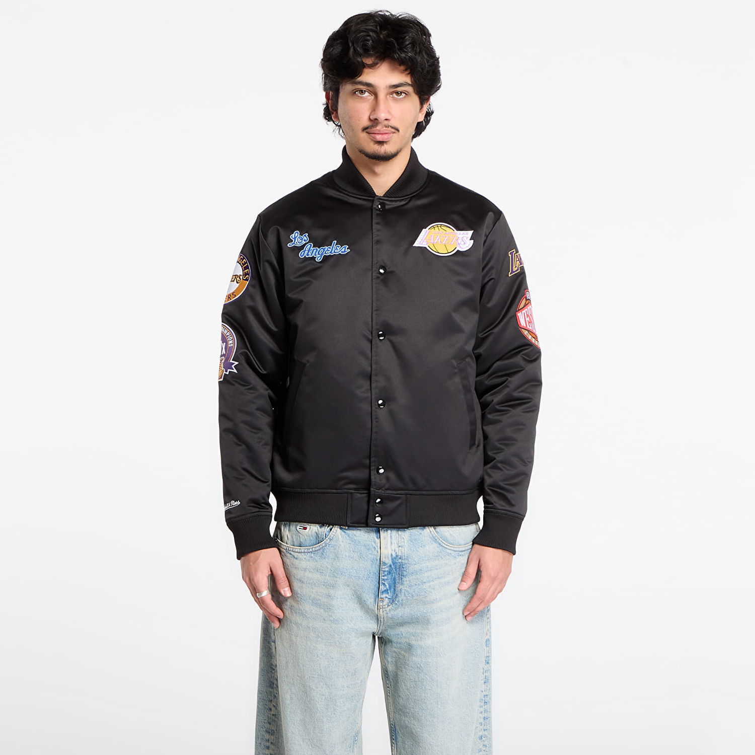 Яке бомбър Mitchell & Ness NBA Blackout Heavyweight Satin Jacket Los Angeles Lakers Черно | JK15027-LALBLCK, 0