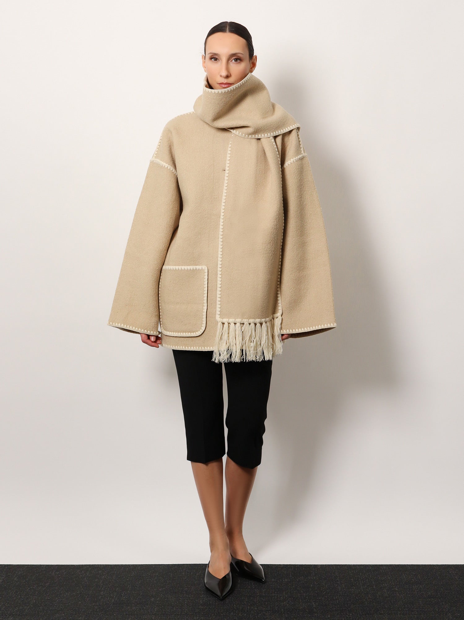 Палта TOTEME Beige Wool Blend Fringed Shawl Collar Coat by Toteme Бежово | 222117201867, 1