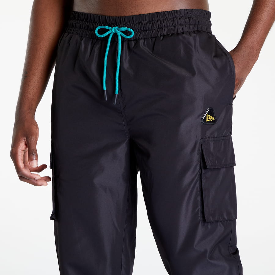 Карго панталони New Era Cargo Track Pant Черно | 60284653, 1