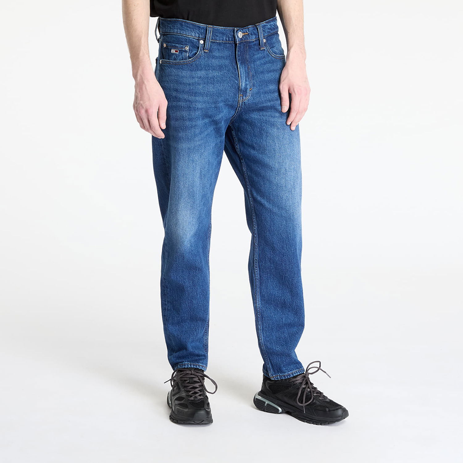 Дънки Tommy Hilfiger Tommy Jeans Isaac Relaxed Tapered Jeans W28/L32 Синьо | DM0DM20191 1BJ, 0