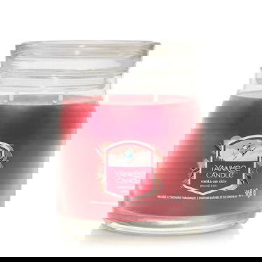 Свещи Yankee Candle Signature Medium Jar 2 Wicks Santa On Skis Червено | 43501, 1