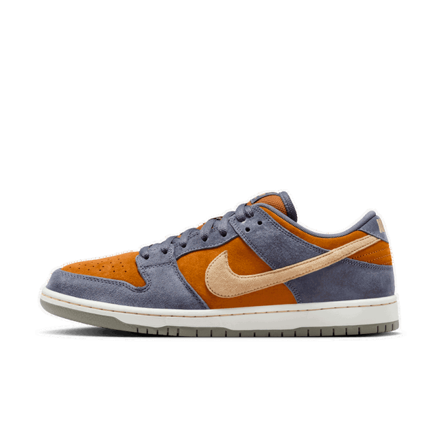 Dunk Low SB "Light Carbon"