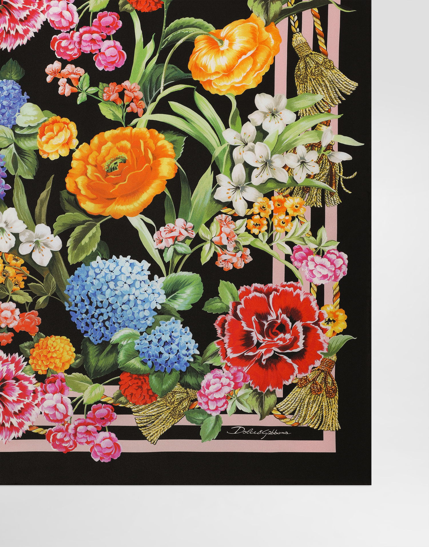 Шал Dolce & Gabbana Dolce & Gabbana Floral Print Silk Twill Square Scarf Черно | FN090RGDCV9H45KU, 1