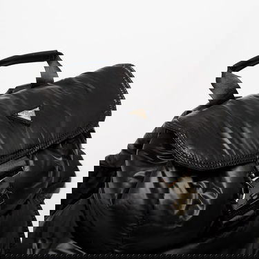 Раница GUESS Nylon Padded Flap Backpack with Gold Hardware Черно | V5BZ13WF820-JBLK, 2