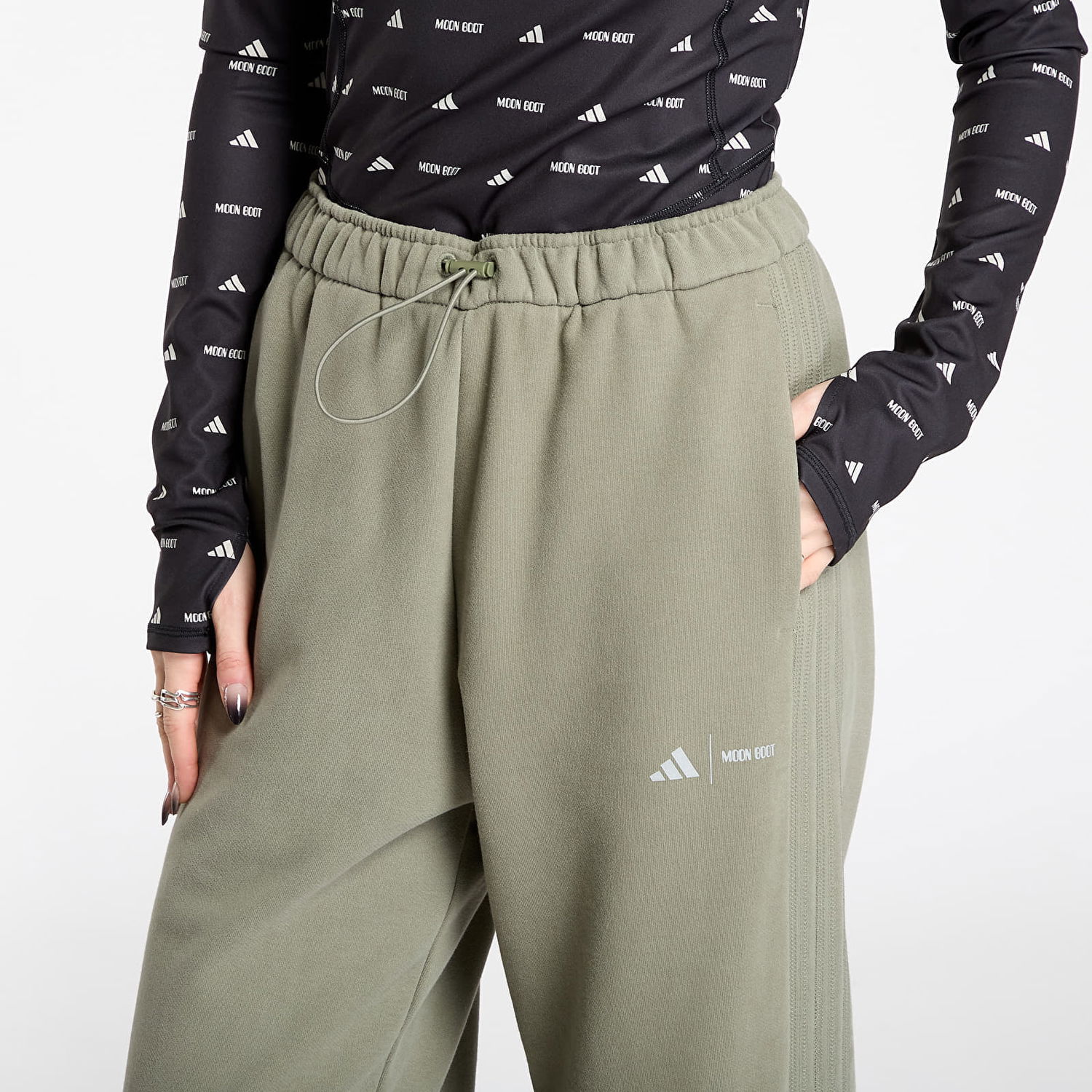 Спортни панталони adidas Originals Stella McCartney Wide-Leg Tracksuit Pants with Panel Details Зелено | JM1099, 1