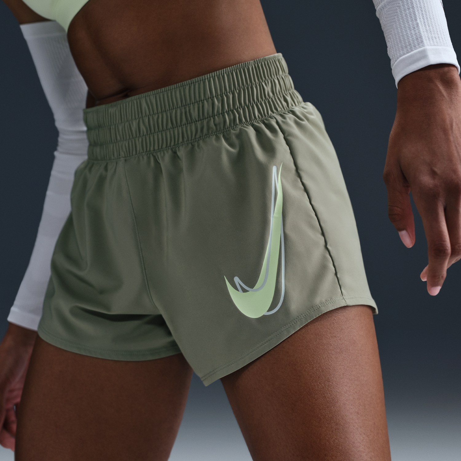 Къси панталони Nike One Dri-FIT Mid-Rise Running Shorts with Liner Зелено | HJ2195-386, 1