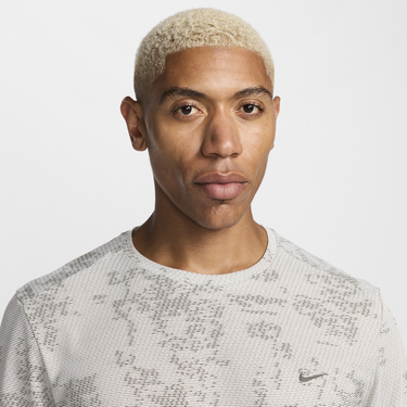 Тениска Nike Dri-FIT ADV Running Division Сиво | FZ0583-072, 2