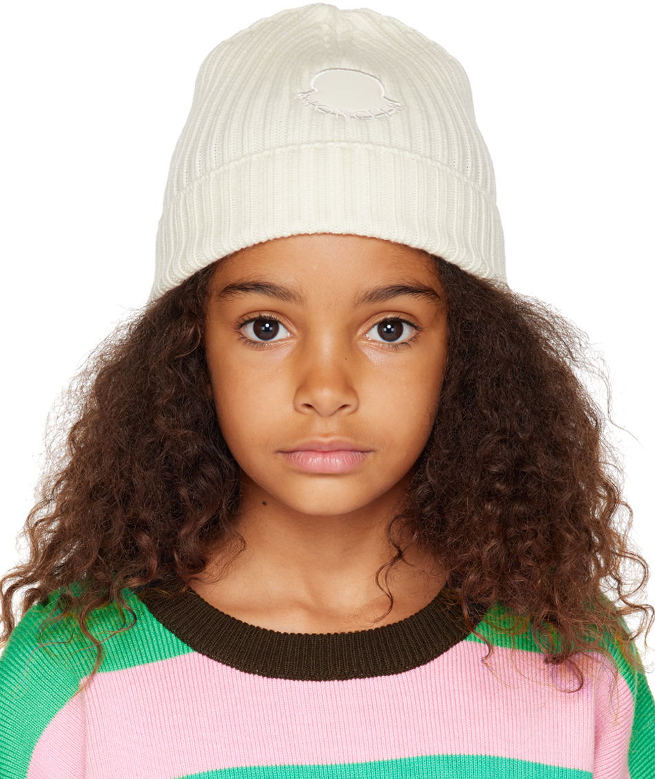 Шапка Moncler Moncler Enfant Kids Ribbed Knit Patch Beanie Бяло | I29543B00010M1131, 0
