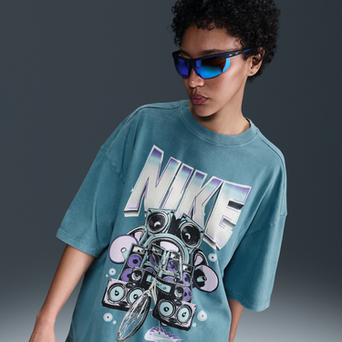 Тениска Nike Nike Sportswear Essential Loose Fit Short-Sleeve T-Shirt Зелено | HF9691-006, 4