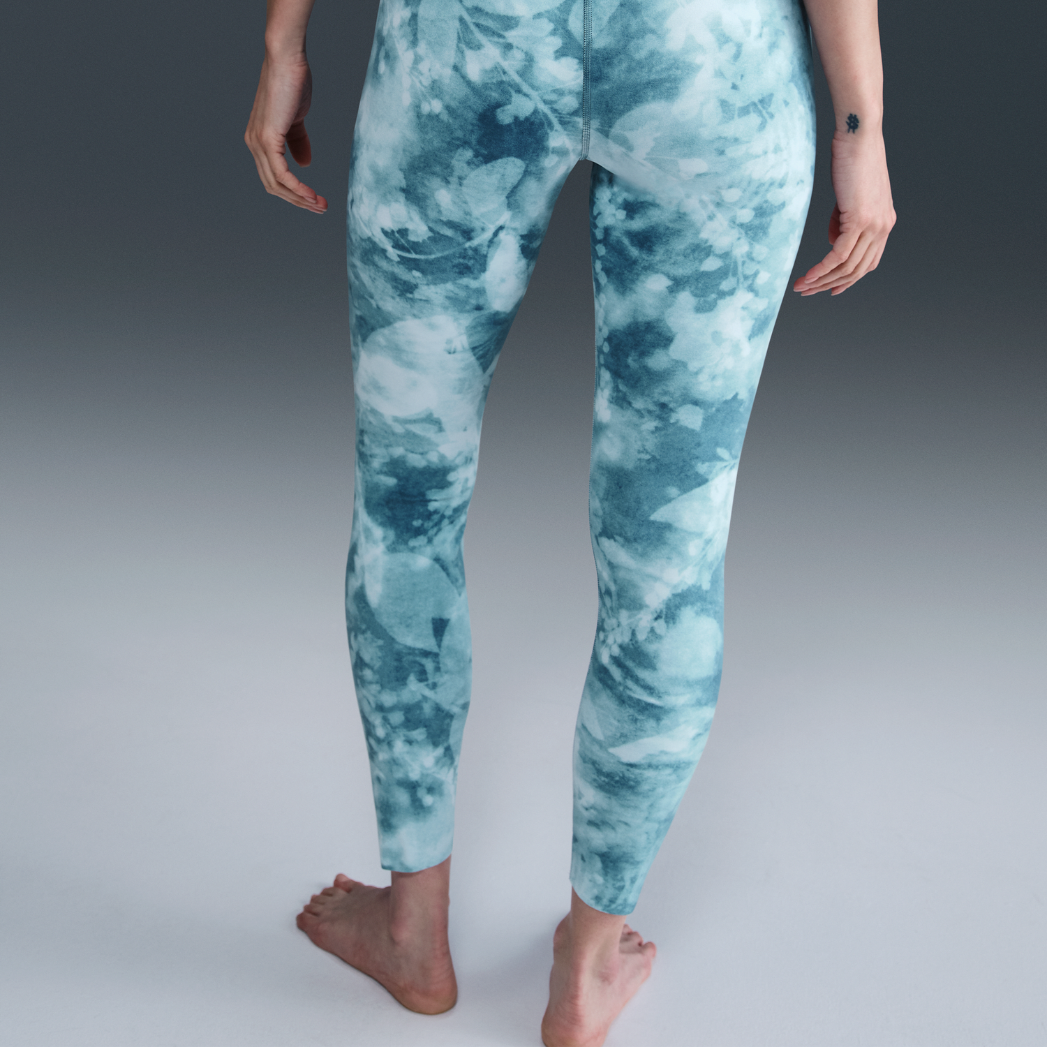 Клинове Nike Nike Zenvy Printed 7/8 High-Waisted Leggings Тюркоазено | HJ2298-006, 1