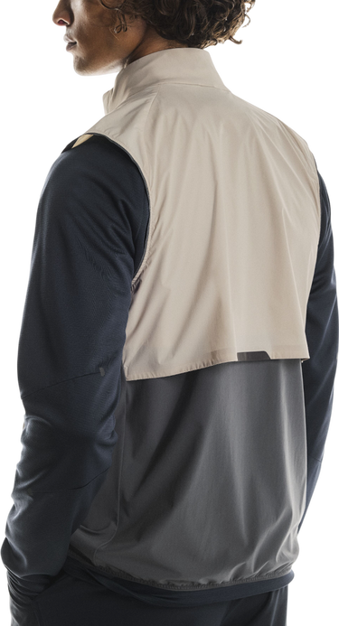 Жилетка On Running Running Weather Vest Бежово | 1mf30193557, 1