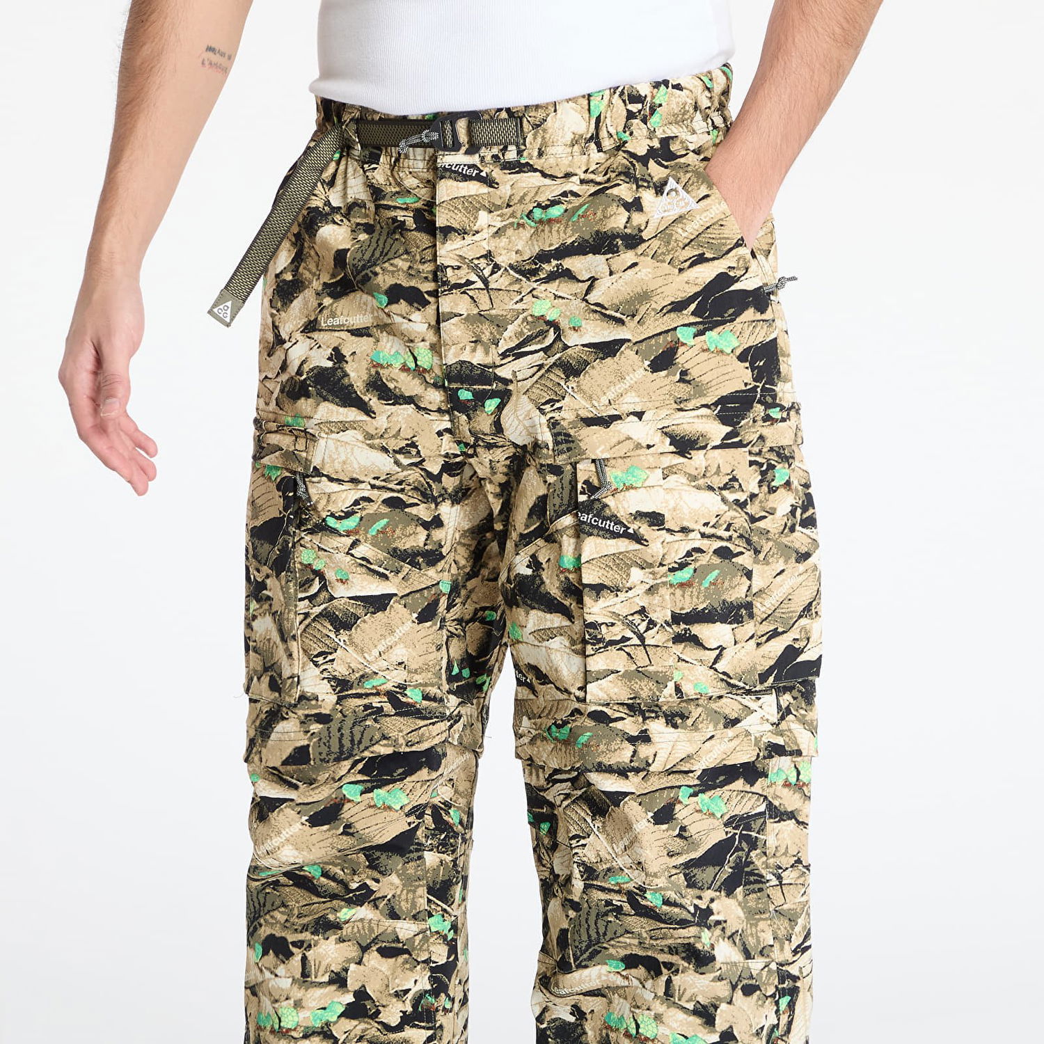 Карго панталони Nike ACG ACG "Smith Summit" Water-Repellent UV Cargo Pants Бежово | HQ0199-297, 1