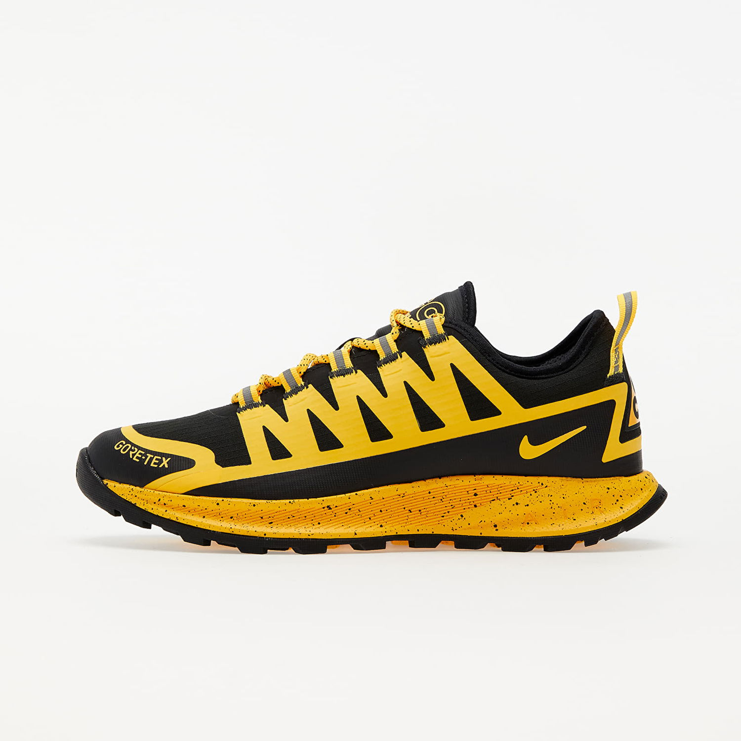 Кецове и обувки Nike ACG Air Nasu Gore-Tex Жълто | CW6020-001, 0